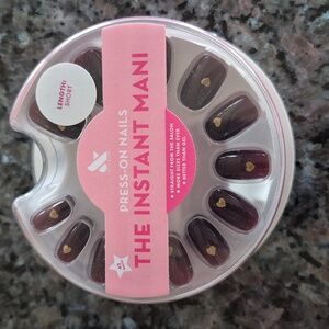 Olive & June NEW Short Valentine’s Day Press on Nails